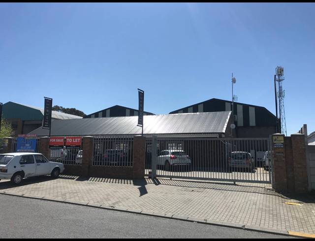 1,423M² FACTORY TO LET IN STIKLAND INDUSTRIAL